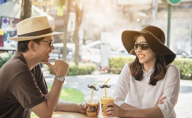 Đi xem mắt là blind date
