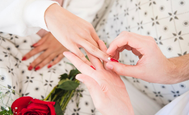 Luật có quy định bao nhiêu tuổi kết hôn bị coi là muộn