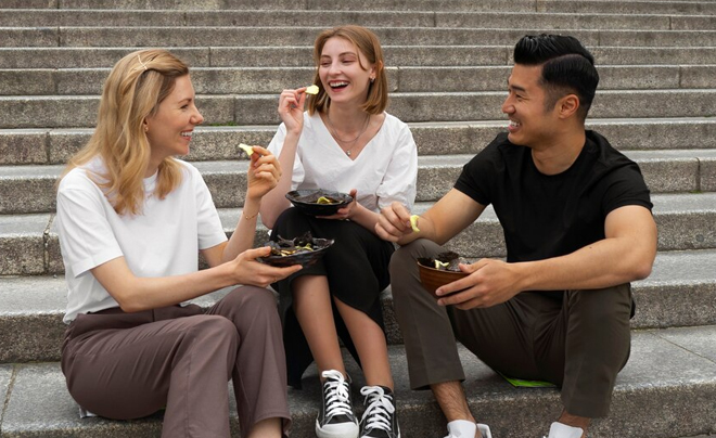 Nói chuyện với người lạ khiến bạn vui vẻ hơn