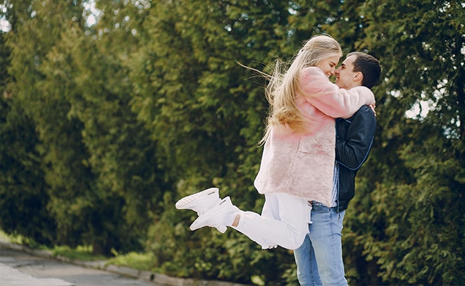 Chinh phục chị gái hơn tuổi