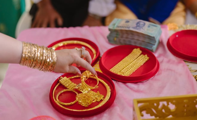 Hạnh phúc từ sự giản đơn chứ không vì vàng bạc