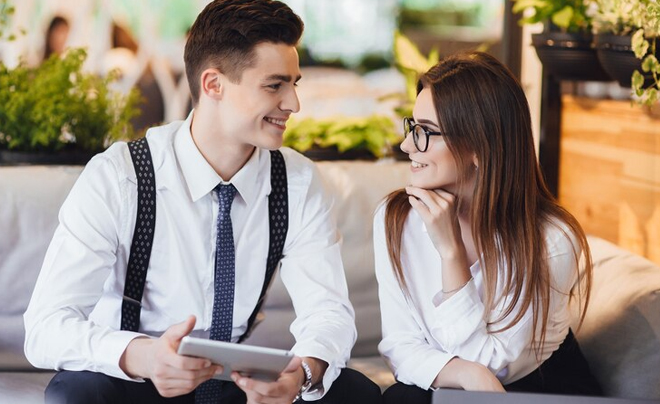 Trót yêu đồng nghiệp phải làm thế nào