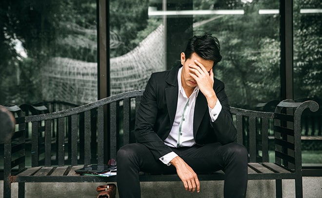 Tại sao đàn ông lụy người yêu cũ đên vậy