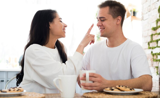 Phải làm sao nếu không biết nói gì khi ở cạnh nàng