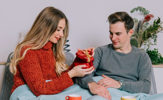 Biểu hiện của kẻ đào mỏ yêu vì tiền, vật chất