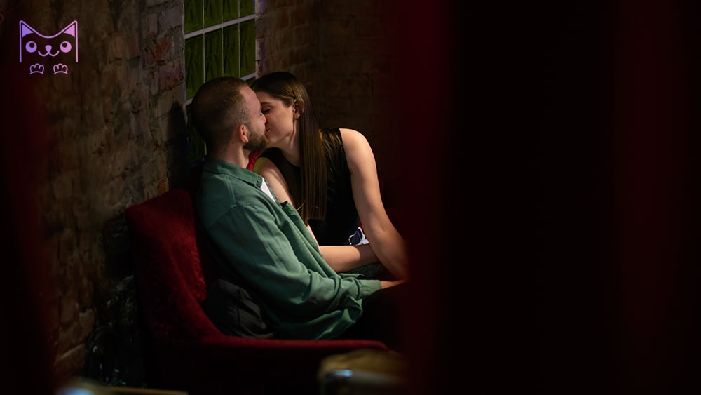 Hẹn hò với người lạ