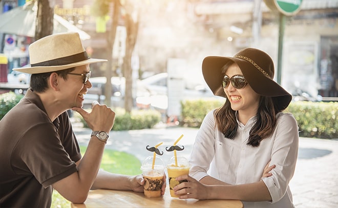 Sự khác biệt giữa app hẹn hò và các dịch vụ mai mối hôn nhân