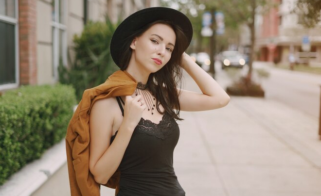 Thật sự thì đàn ông thích gái ngoan hay gái hư