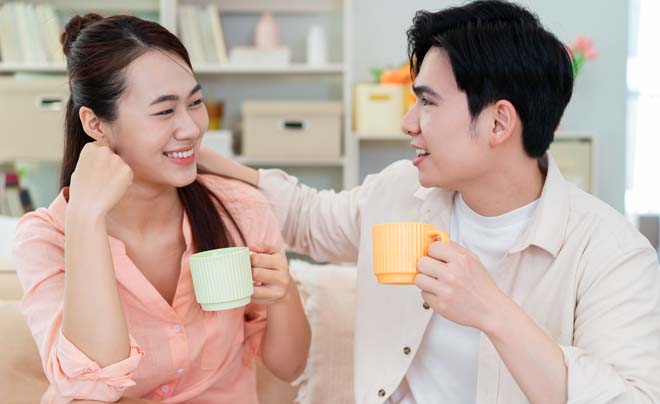 Ngôn ngữ cơ thể của phụ nữ khi thích một người