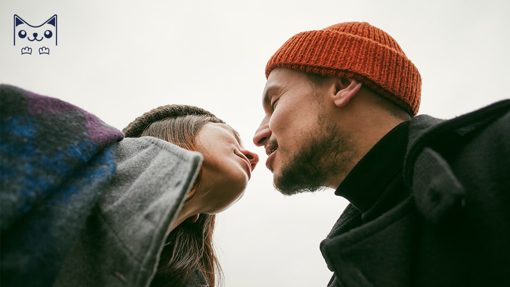 Những khoảnh khắc và dấu hiệu khiến chàng muốn hôn