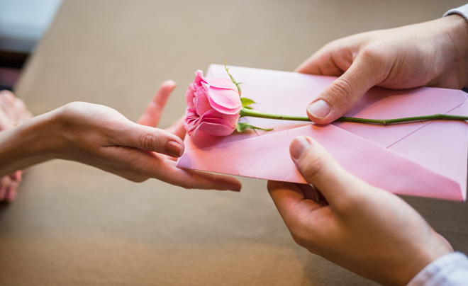 Thổ lộ tình cảm cổ điển bằng cách viết thư tay