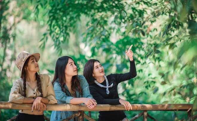 Phụ nữ cô đơn cần bạn bè hơn người yêu