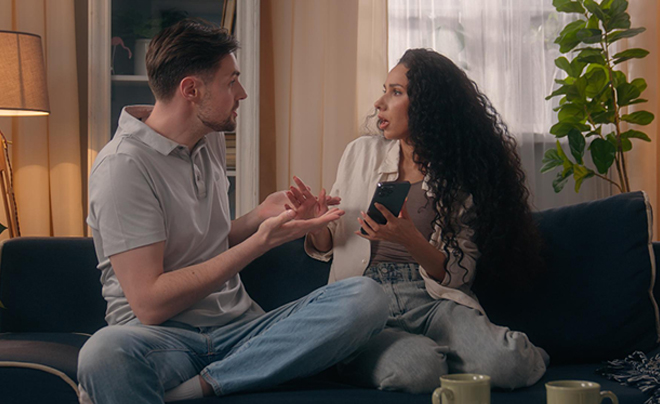 Diễn biến tâm lý và nguyên nhân của ghen tuông trong tình yêu