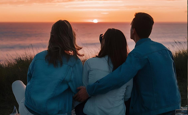 Tình tay ba là gì