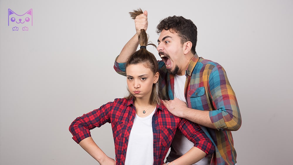 Vì sao đàn ông hay tò mò về mối quan hệ khác giới của bạn gái