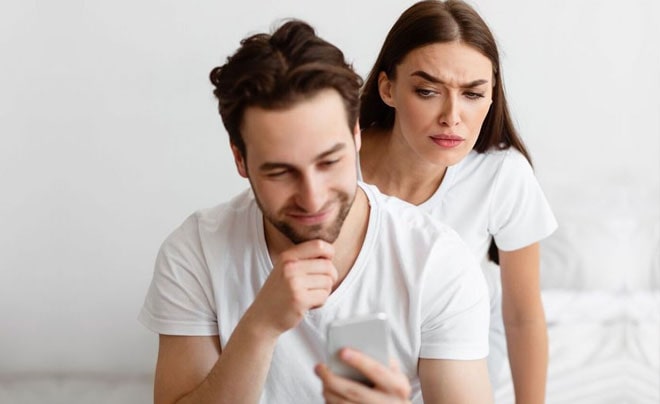 Anh ấy/cô ấy né tránh câu hỏi của bạn về lịch trình cá nhân