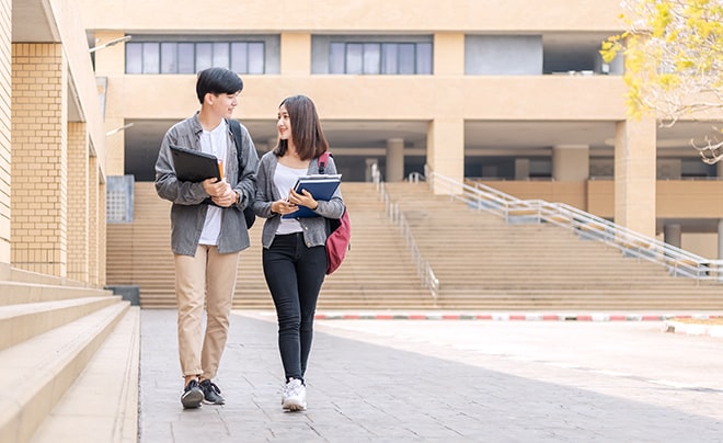 Cách tán bạn cùng lớp không gây mất lòng