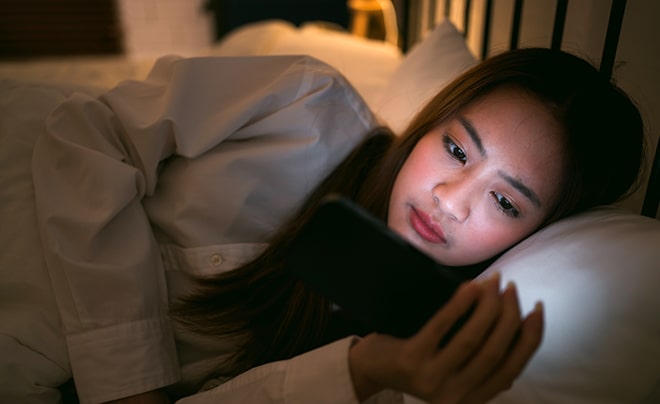 Những lưu ý khi nhắn tin với crush vào đêm khuya