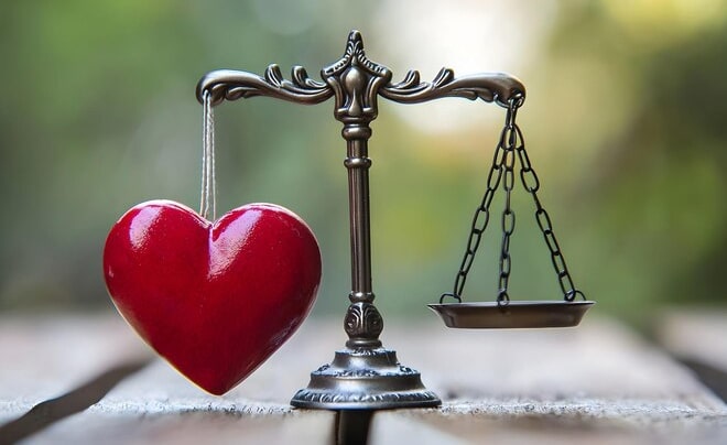 Bận tán gái mà… quên mất cuộc sống của mình