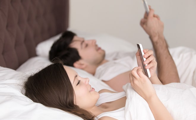 Vì sao nhiều người coi app hẹn hò là công cụ để ngoại tình