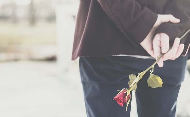 Mù quáng là gì? Làm gì để không mù quáng khi yêu