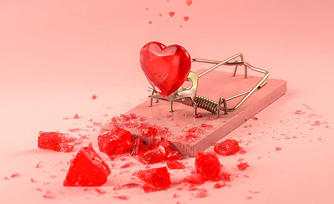 Love bombing - Dội bom tình yêu biến tình cảm thành nỗi ám ảnh