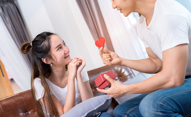 Cách chống lại sự nhàm chán khi yêu lâu