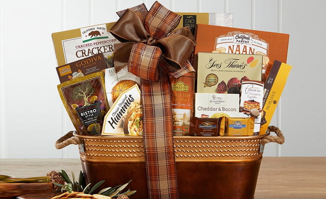 Nên tặng quà gì để ghi điểm khi ra mắt gia đình người yêu