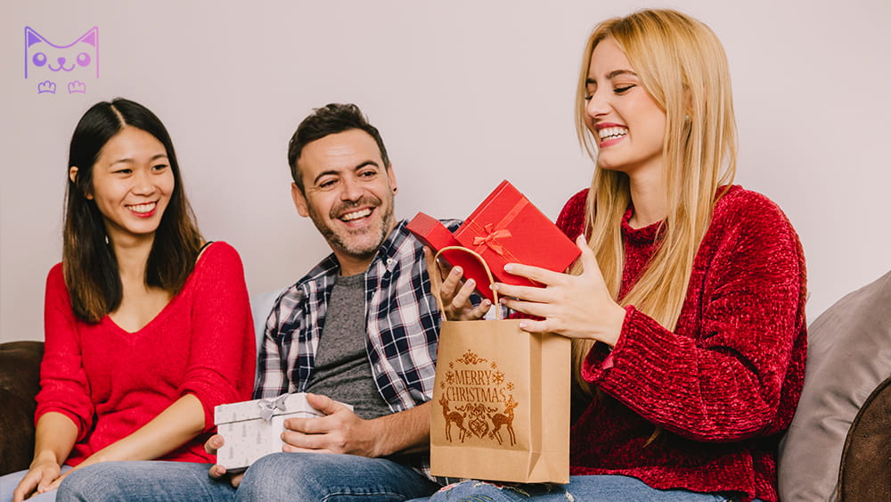 Nên tặng quà gì để ghi điểm khi ra mắt gia đình người yêu